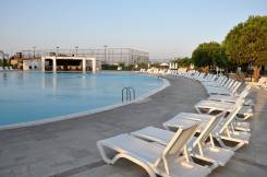 GARDEN OF SUN HOTEL Pools & Beach